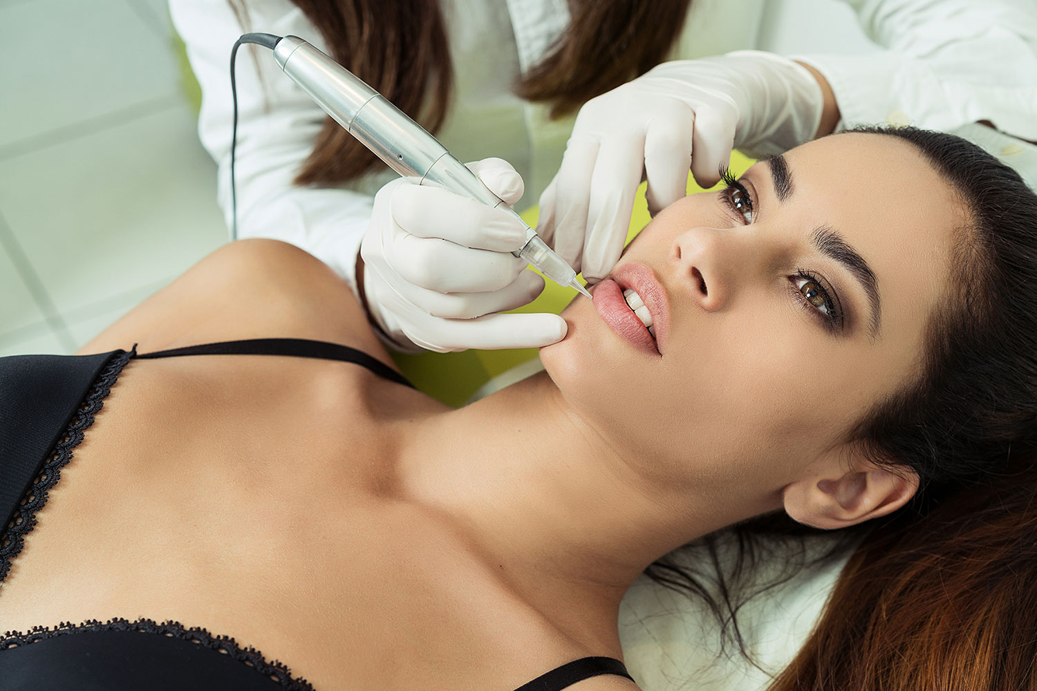 MAQUILLAGE SEMI-PERMANENT LEVRES